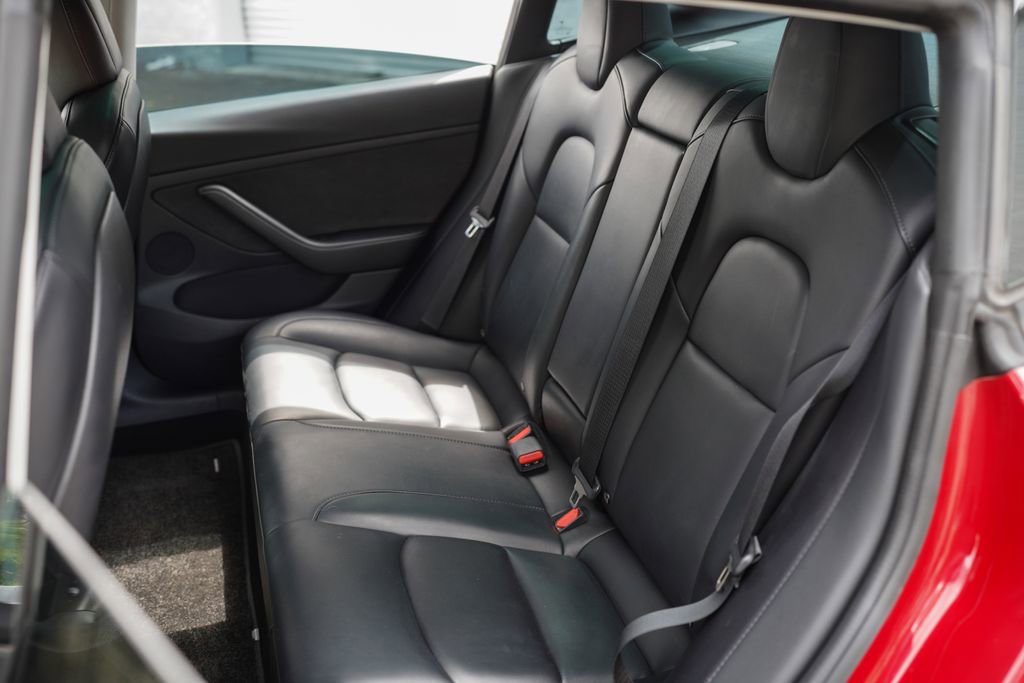 Used 2022 Tesla Model 3 Standard Range Plus image 24