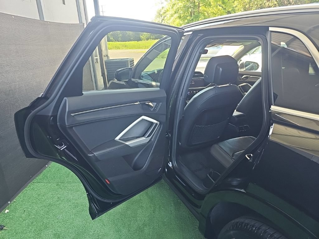 Used 2023 Audi Q3 2.0T Premium AWD/4WD image 35