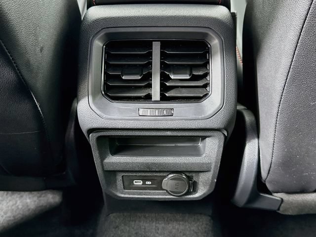Used 2024 Volkswagen Tiguan SE FWD image 24