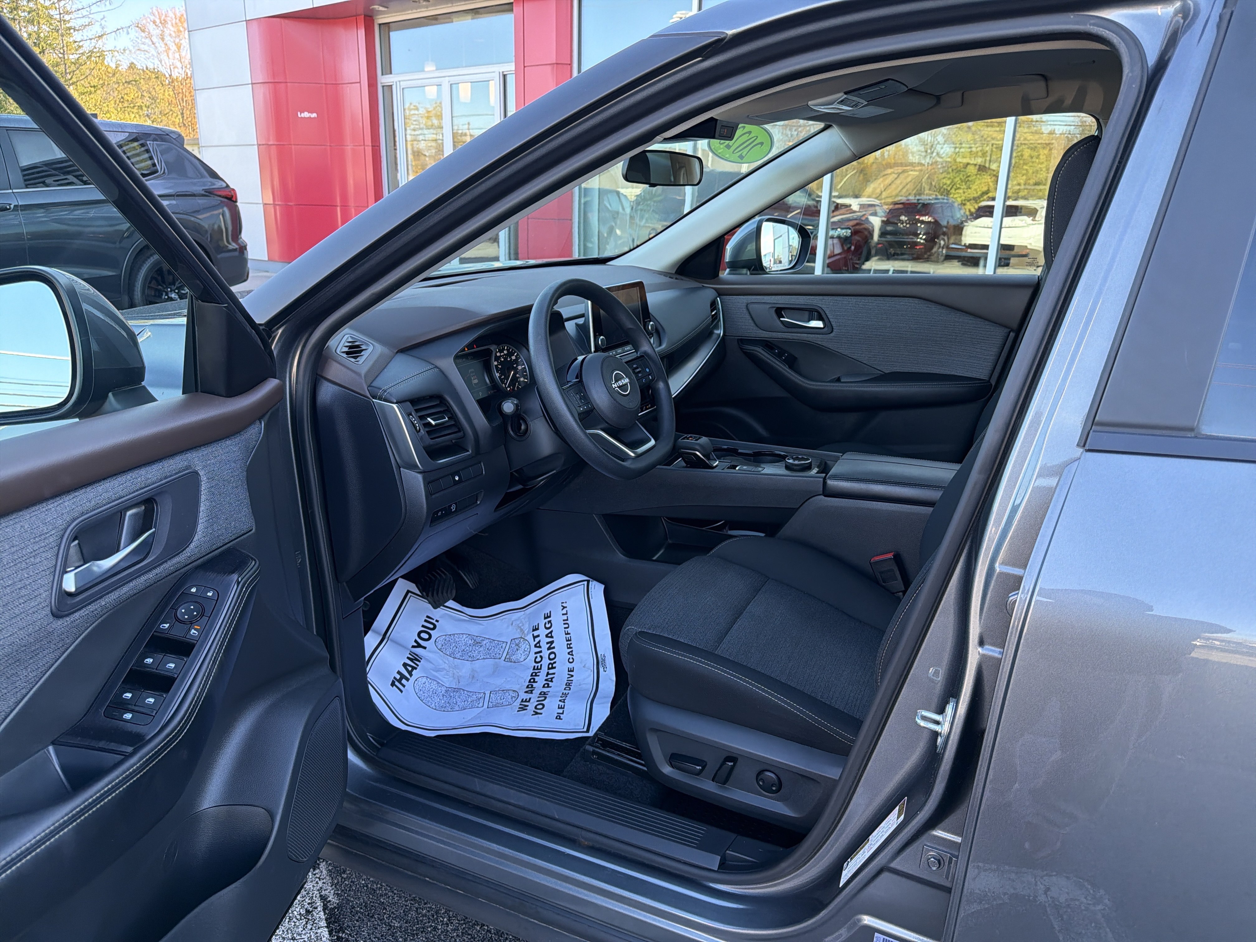 Certified 2023 Nissan Rogue SV AWD/4WD image 2