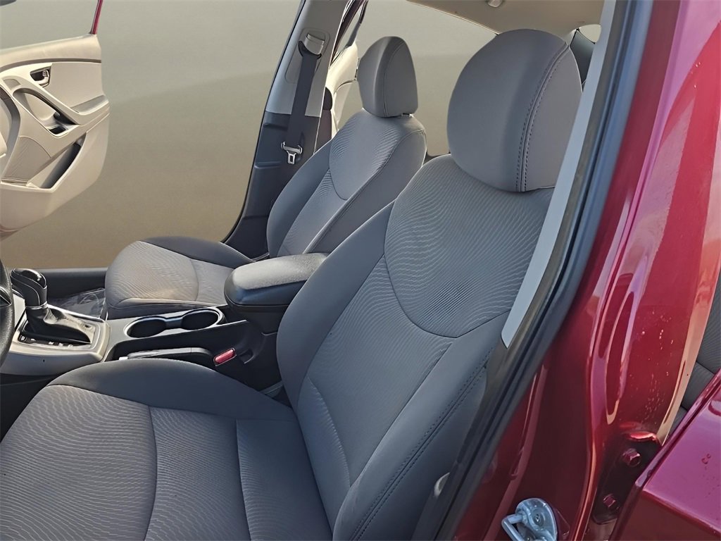 Used 2014 Hyundai Elantra SE image 12