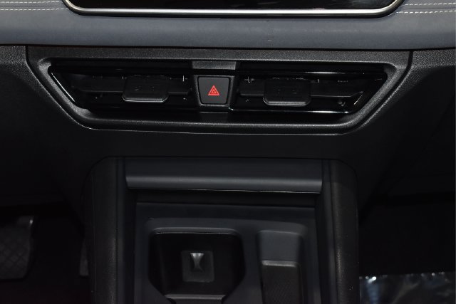 Used 2026 Volkswagen Tiguan SE AWD/4WD image 36