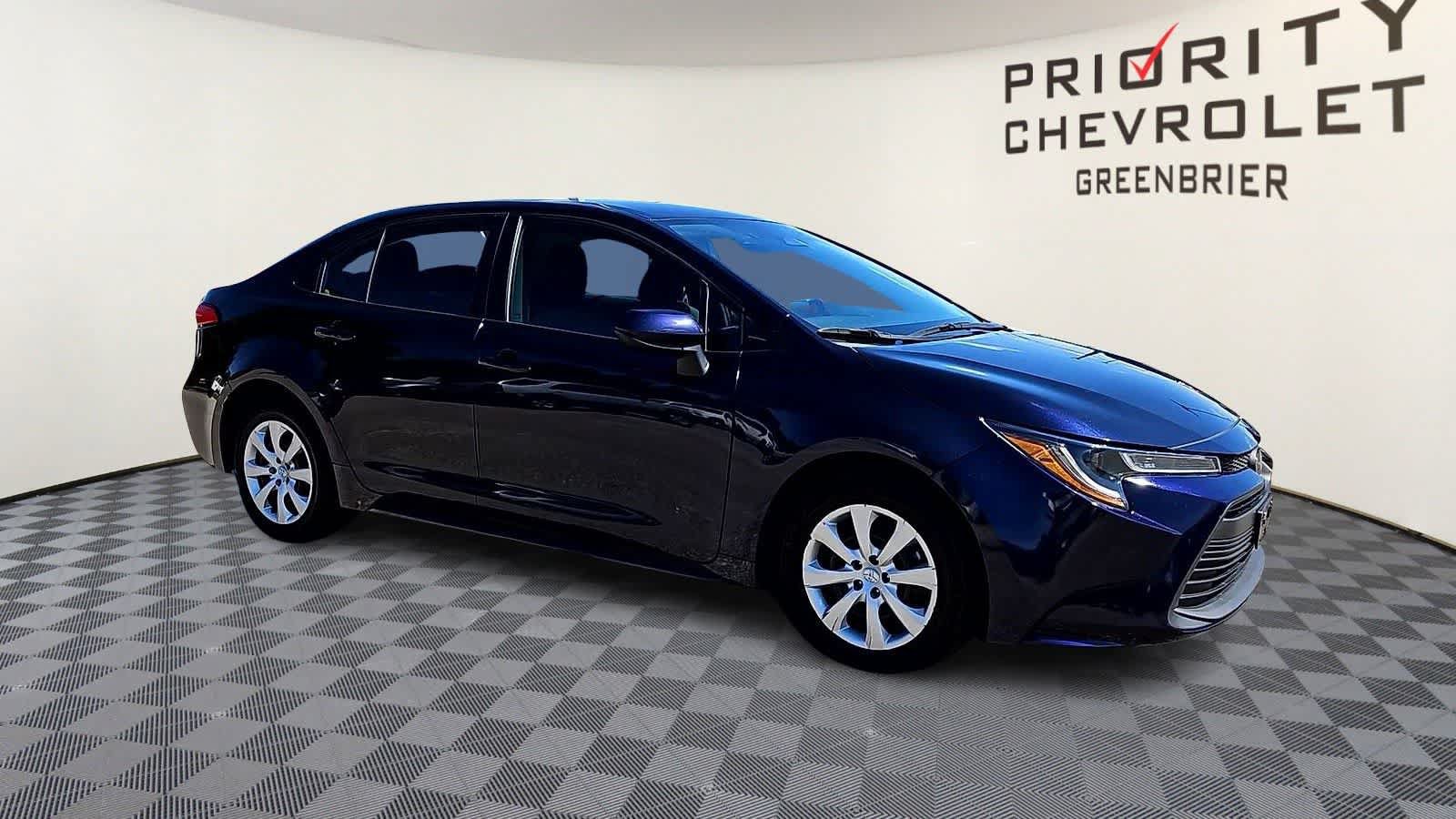 Used 2024 Toyota Corolla LE FWD image 2