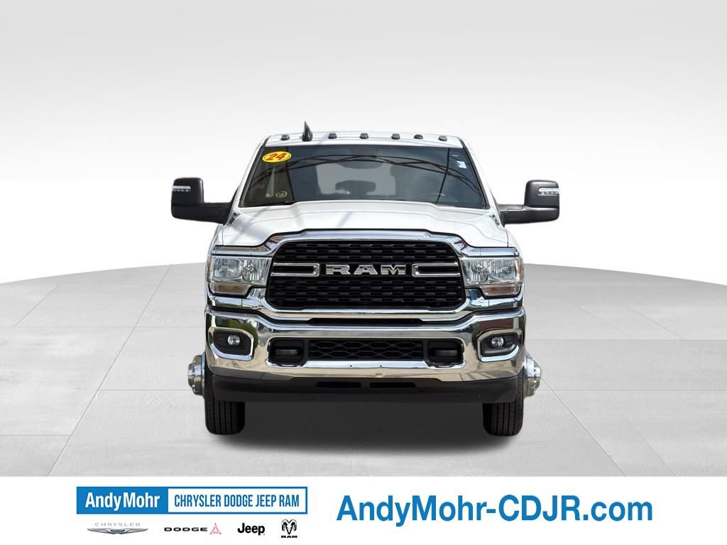 Used 2024 RAM 3500 Big Horn AWD/4WD image 2