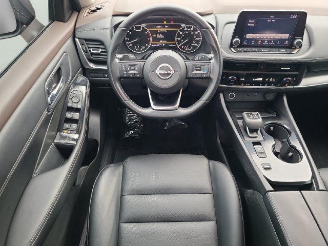 Used 2023 Nissan Rogue SV w/ SV Premium B Package FWD image 15