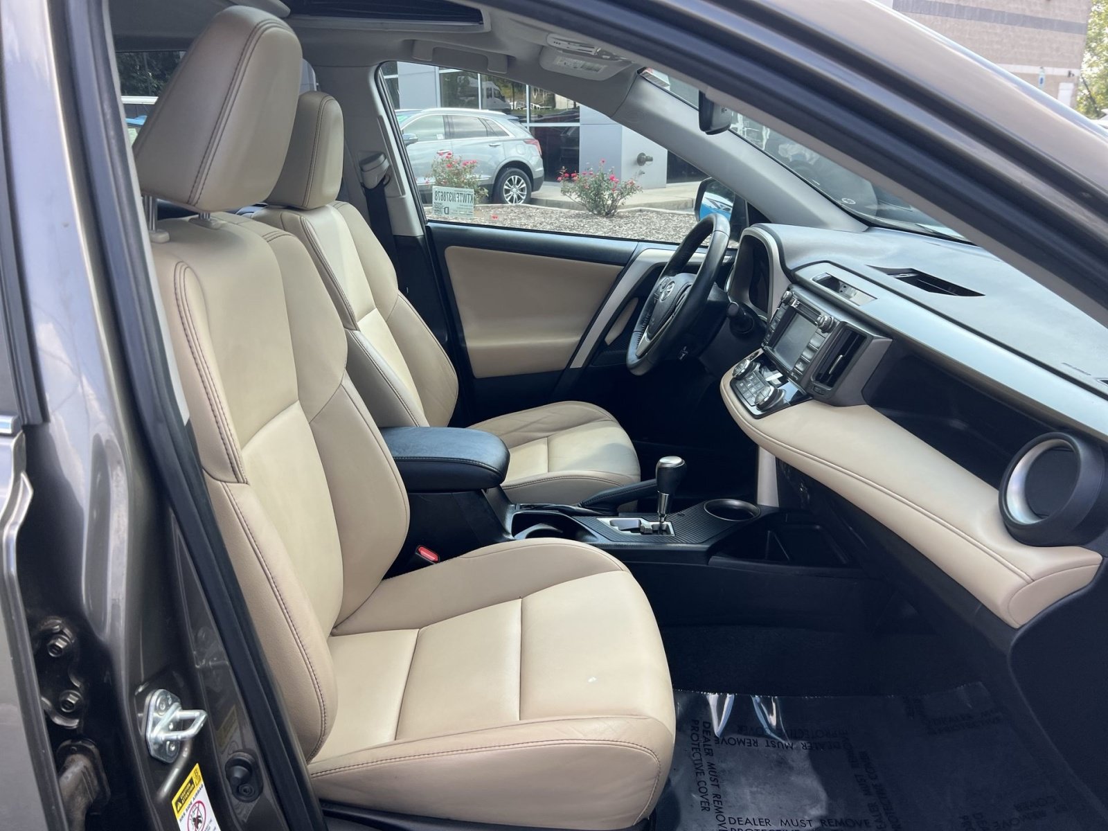 Used 2015 Toyota RAV4 Limited w/ Technology Package AWD/4WD image 27