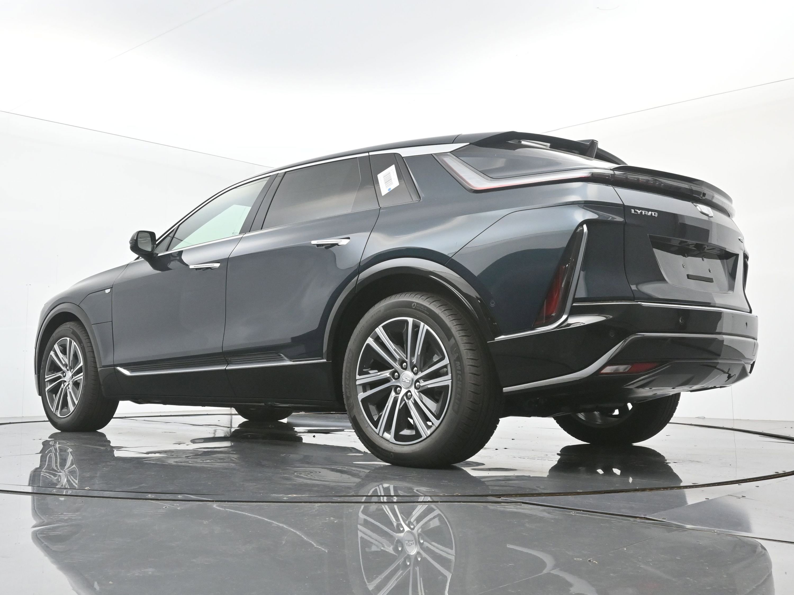 New 2025 Cadillac Lyriq Luxury image 17