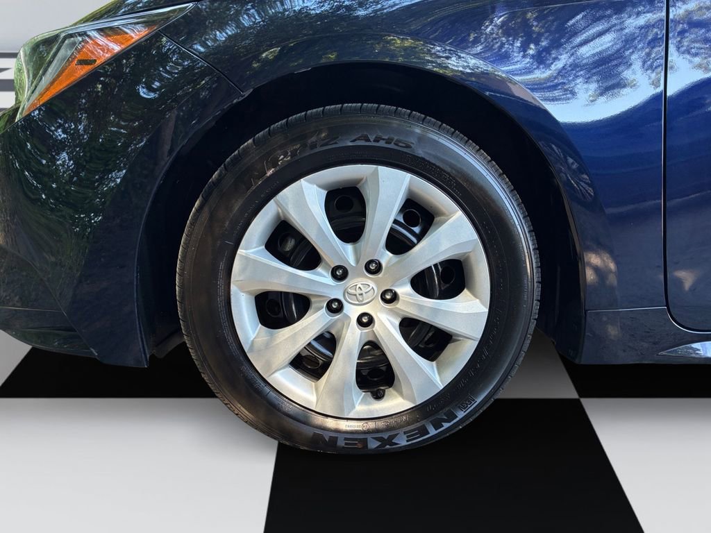 Used 2024 Toyota Corolla LE FWD image 14