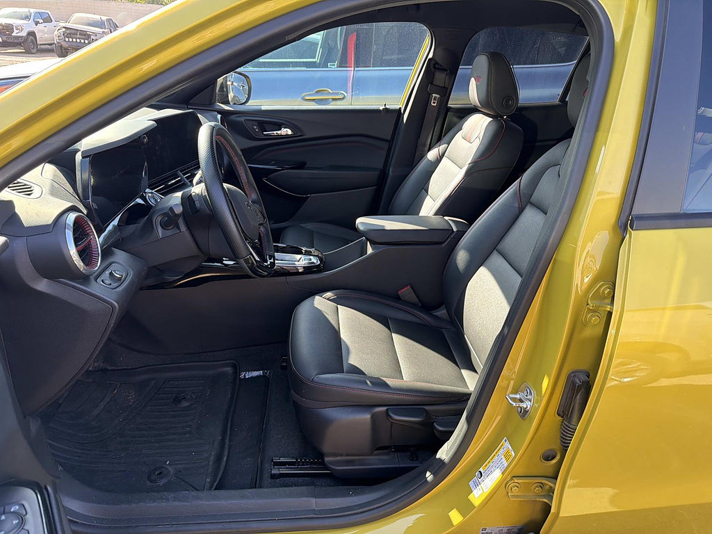 Used 2025 Chevrolet Trax RS w/ Driver Confidence Package FWD image 7