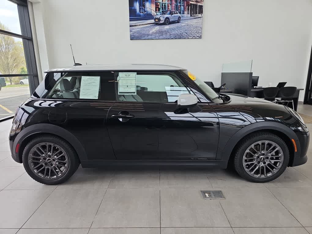 Certified 2025 MINI Cooper 2-Door Hardtop image 12