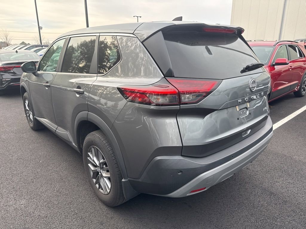 Used 2023 Nissan Rogue S image 5