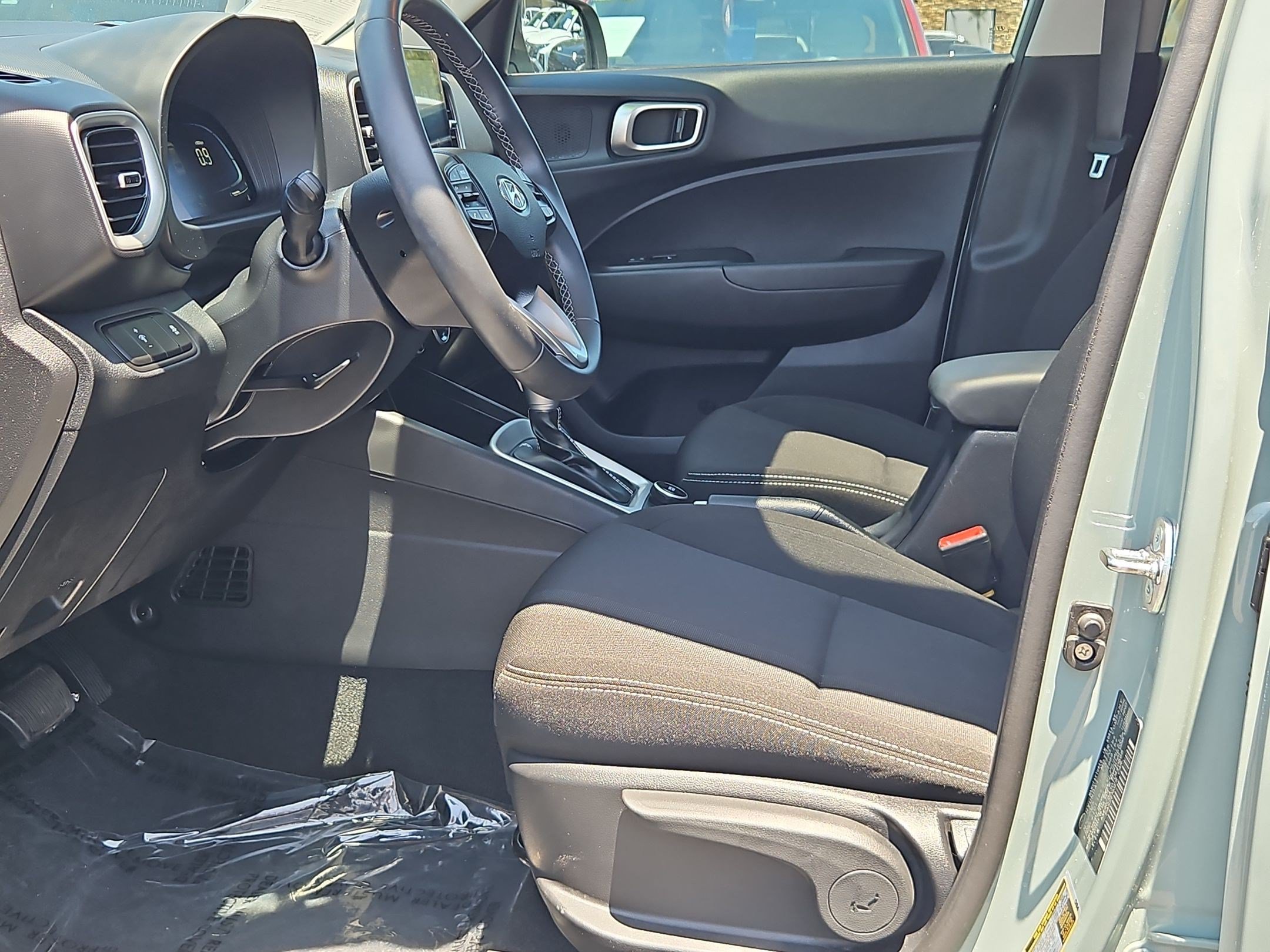 Certified 2026 Hyundai Venue SEL FWD image 20