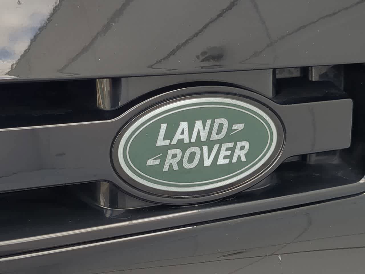 Used 2025 Land Rover Defender 110 S AWD/4WD image 12
