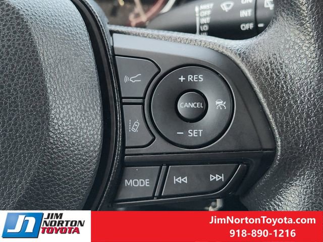 Used 2025 Toyota RAV4 LE AWD/4WD image 29