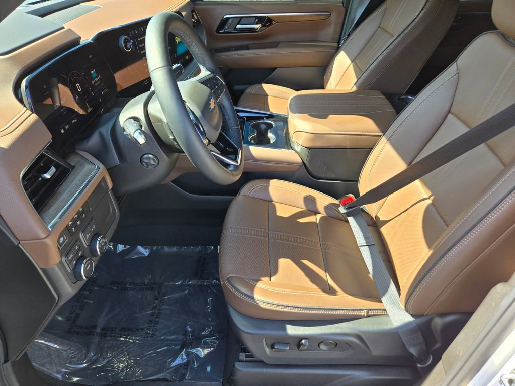 Used 2025 Chevrolet Tahoe High Country AWD/4WD image 10