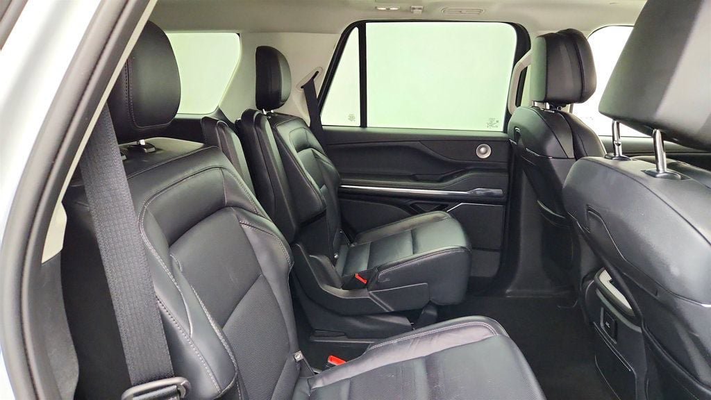 Used 2025 Lincoln Navigator Reserve AWD/4WD image 27