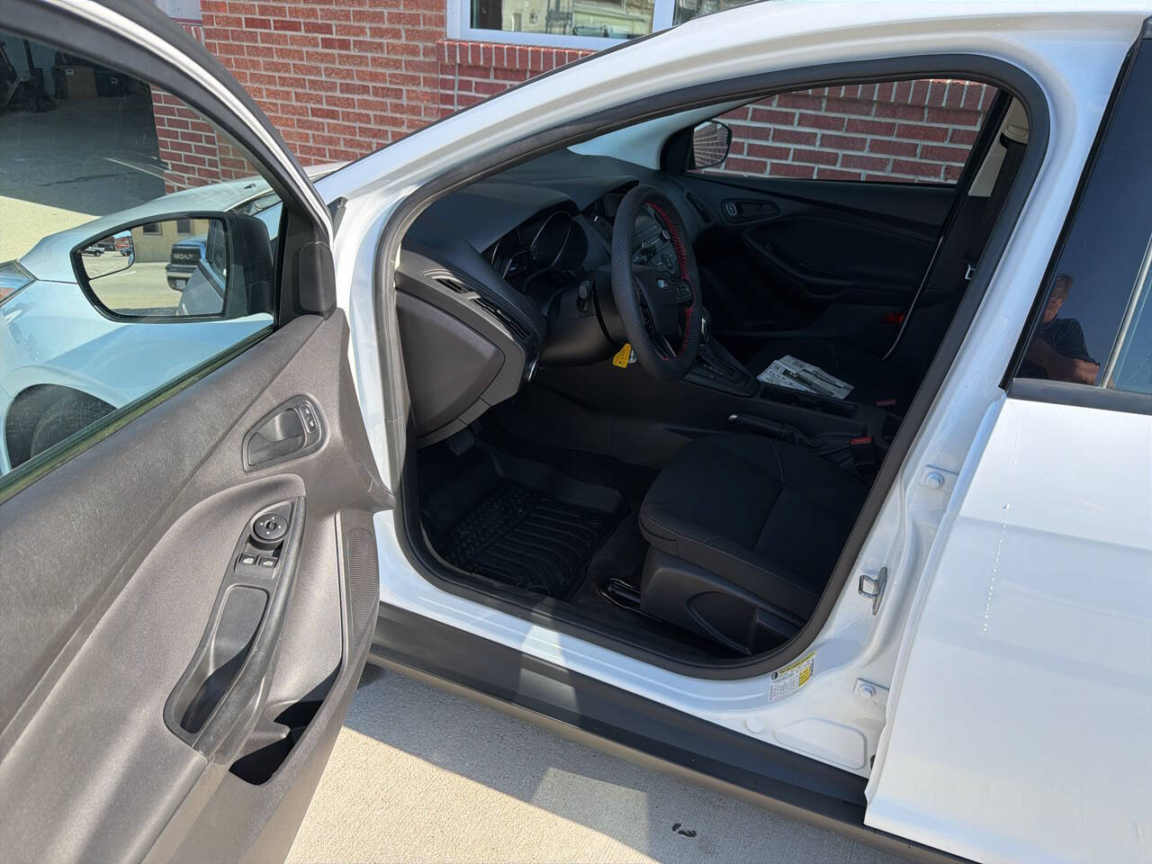 Used 2018 Ford Focus S FWD image 12