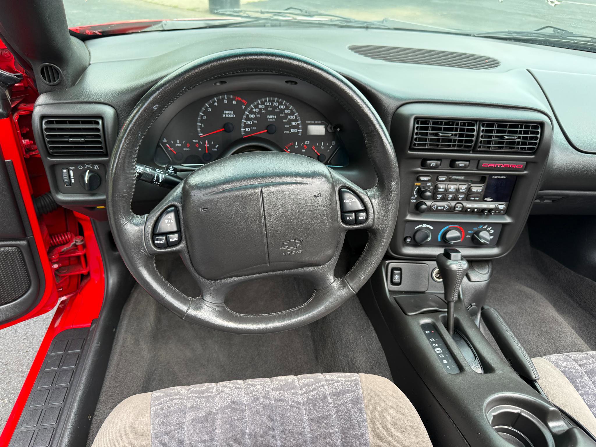 Used 2000 Chevrolet Camaro LT RWD image 23