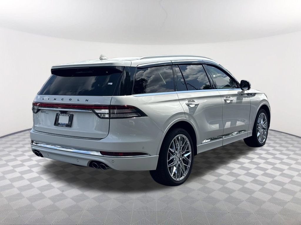 Used 2023 Lincoln Aviator Black Label Grand Touring AWD/4WD image 5