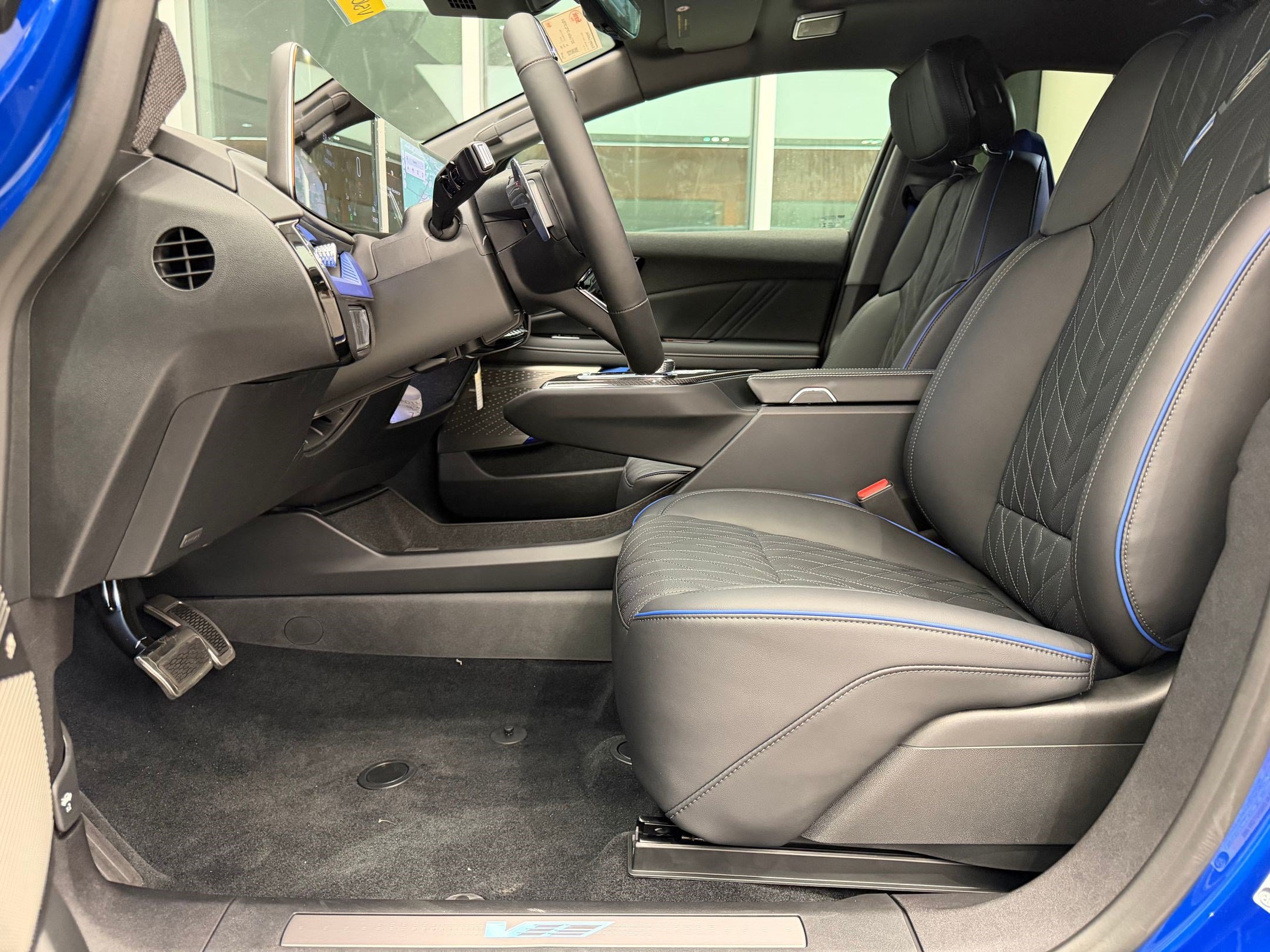 New 2027 Cadillac Optiq V w/ Deep Ocean Design Edition AWD/4WD image 5