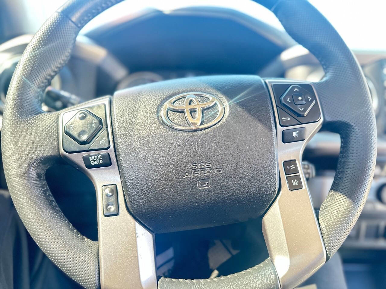 Used 2021 Toyota Tacoma SR5 w/ Blackout Package (TMS) image 12