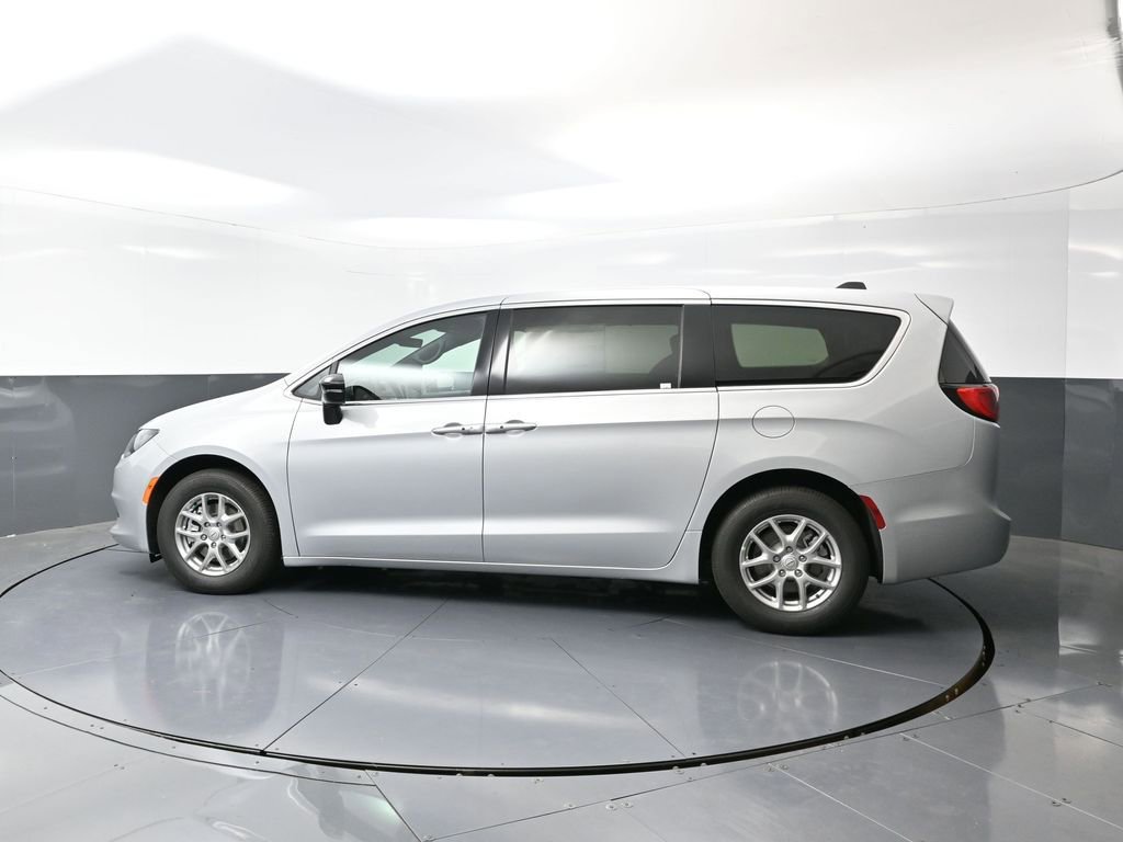 New 2026 Chrysler Voyager LX image 6