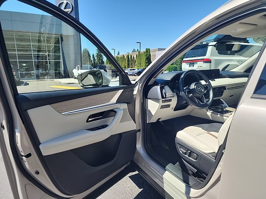 Used 2024 MAZDA CX-90 Plug-In Hybrid w/ Premium Plus AWD/4WD image 10