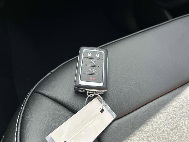 New 2025 Jeep Grand Cherokee Limited w/ Black Appearance Package image 13