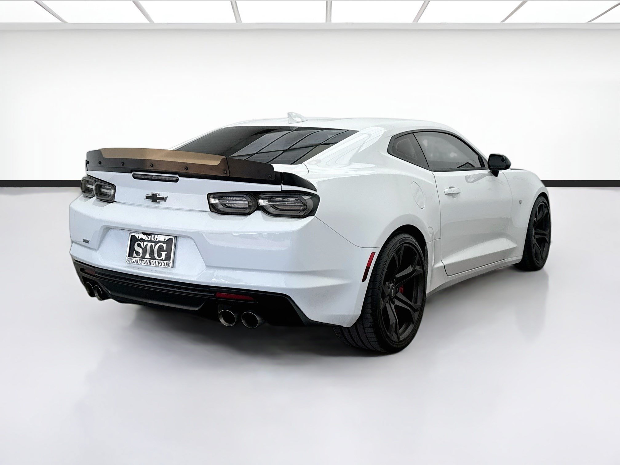 Used 2021 Chevrolet Camaro SS RWD image 4