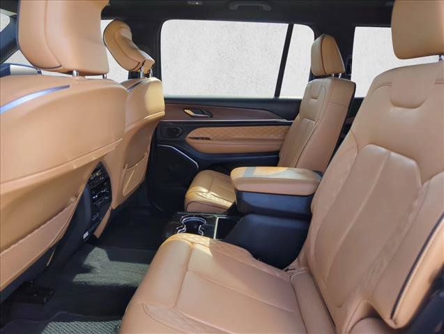 Used 2025 Jeep Grand Cherokee L Summit AWD/4WD image 14