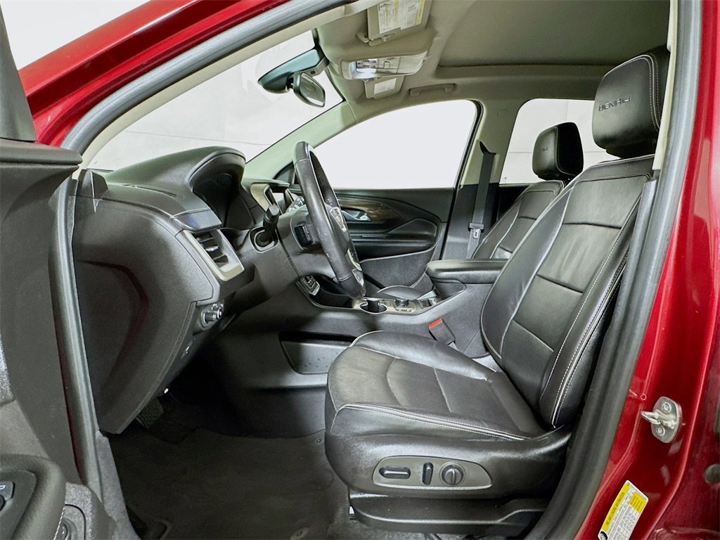 Used 2019 GMC Terrain Denali w/ Advanced Safety Package image 20