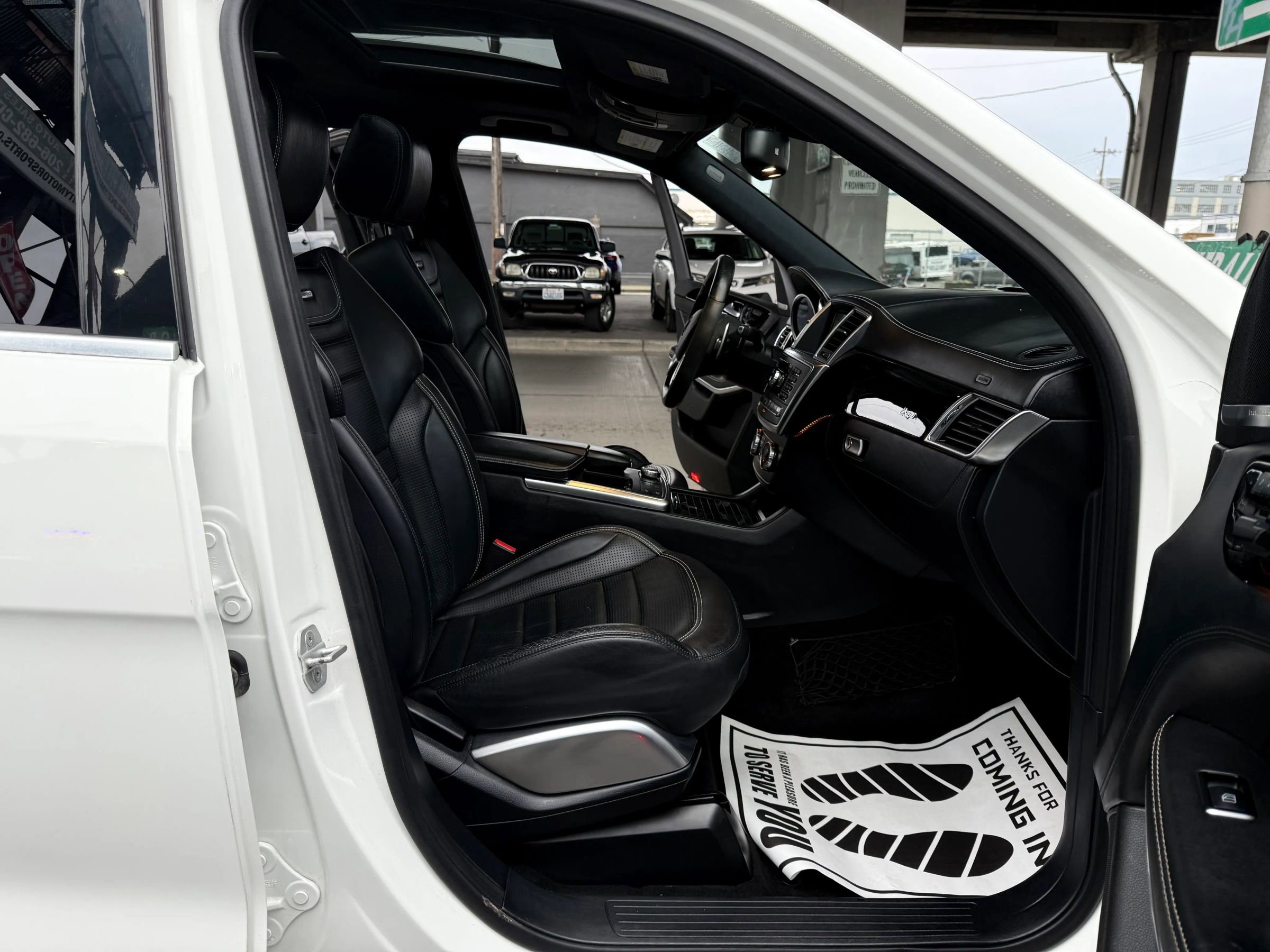 Used 2016 Mercedes-Benz GL 63 AMG 4MATIC image 27