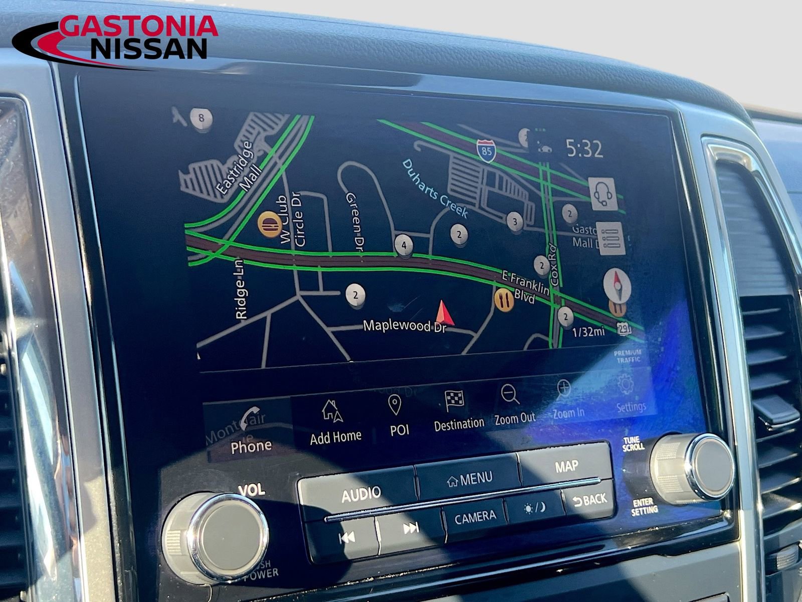 Used 2021 Nissan Titan SV w/ SV Convenience Package image 17