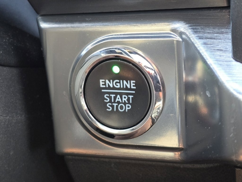 Used 2021 Ford F150 Lariat w/ Equipment Group 502A High image 33