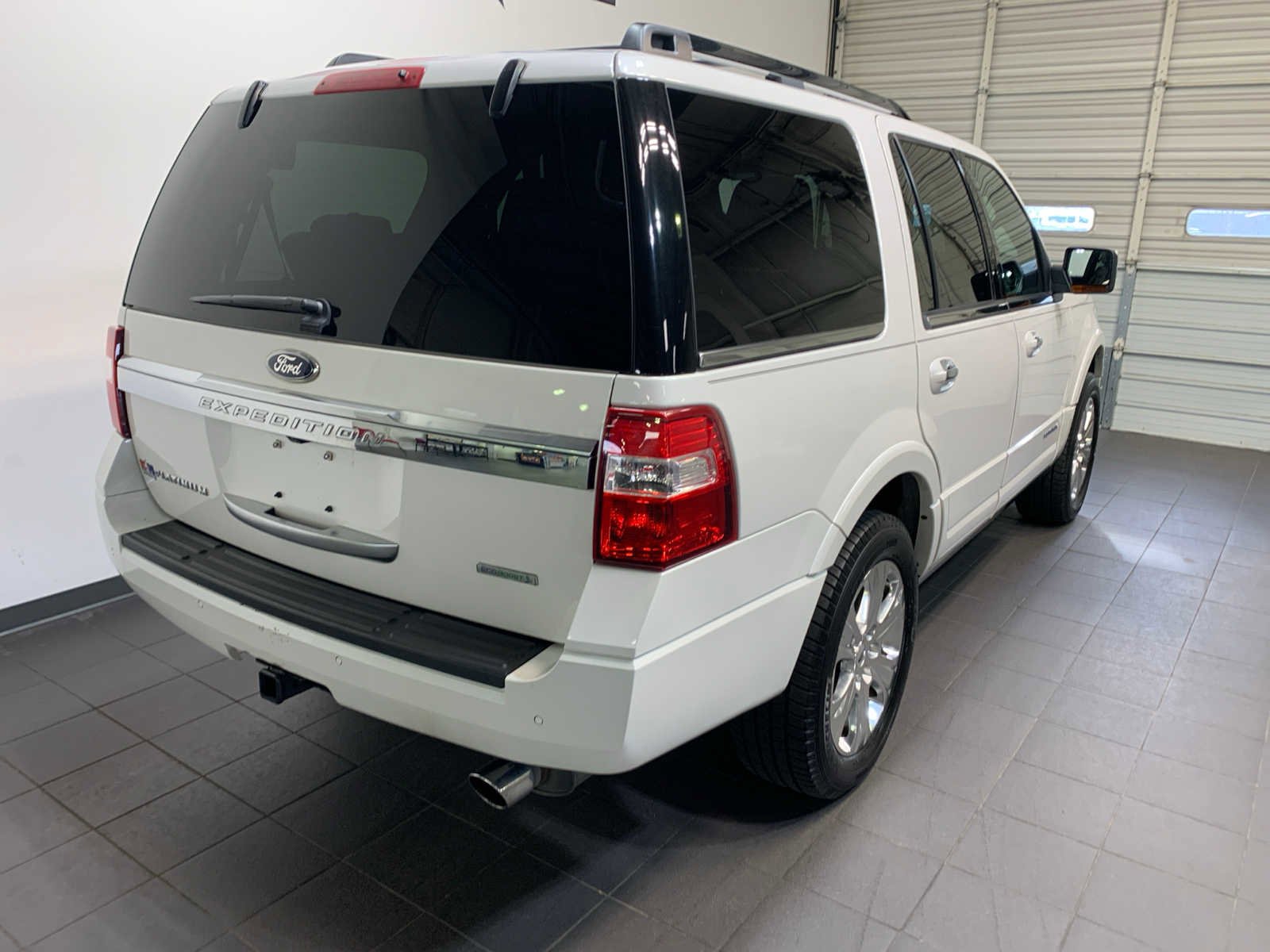 Used 2015 Ford Expedition Platinum image 3