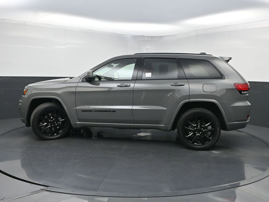 Used 2022 Jeep Grand Cherokee Laredo X RWD image 41
