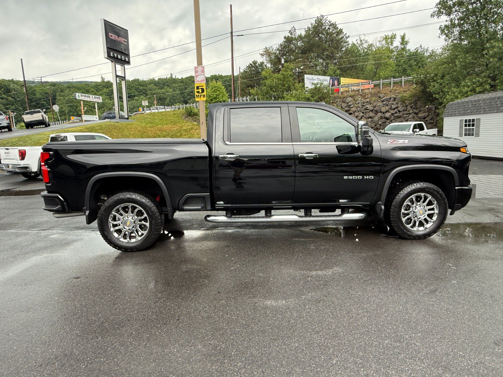 Used 2026 Chevrolet Silverado 2500 LT w/ Z71 Chrome Sport Edition AWD/4WD image 6
