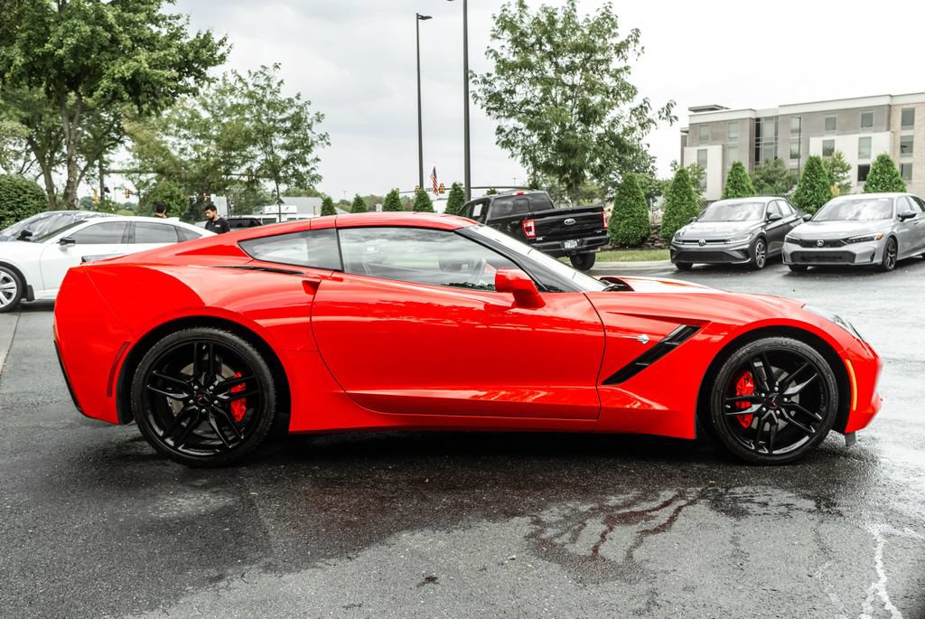 Used 2019 Chevrolet Corvette Stingray Coupe w/ 1LT RWD image 3