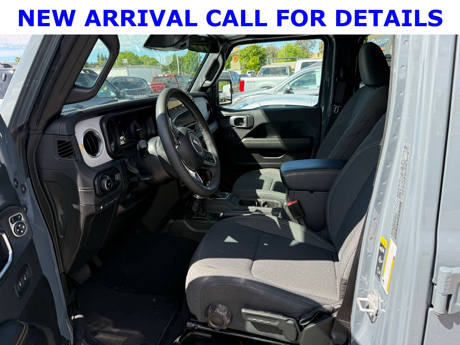 Used 2025 Jeep Wrangler Unlimited Sahara image 9