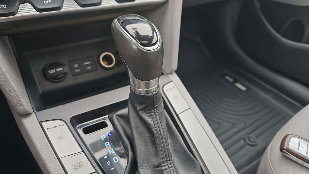 Used 2020 Hyundai Elantra Value Edition FWD image 30