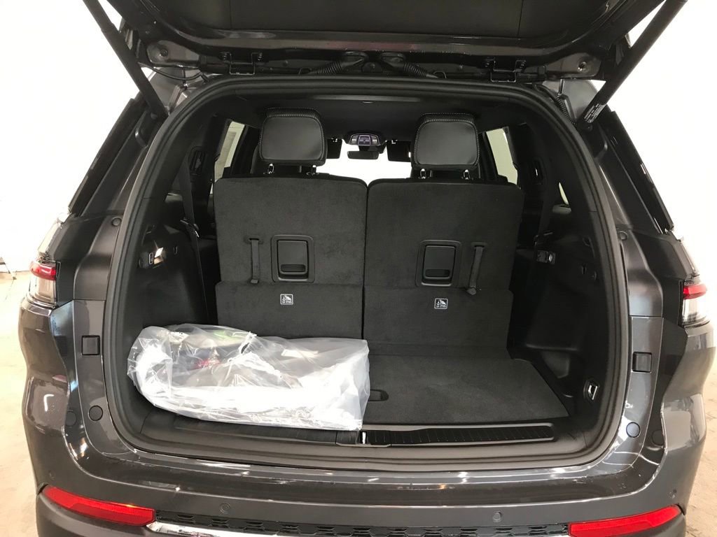 New 2025 Jeep Grand Cherokee L Limited image 35