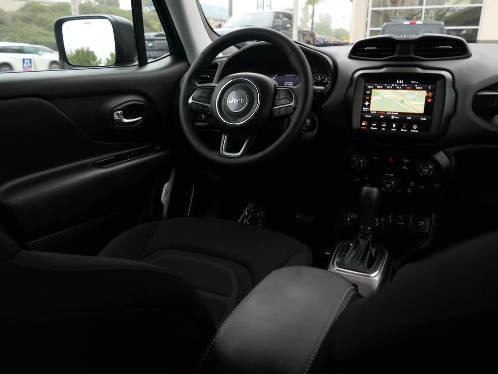 Used 2022 Jeep Renegade Latitude image 29