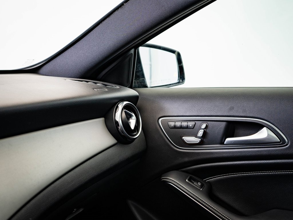 Used 2019 Mercedes-Benz GLA 250 4MATIC image 34