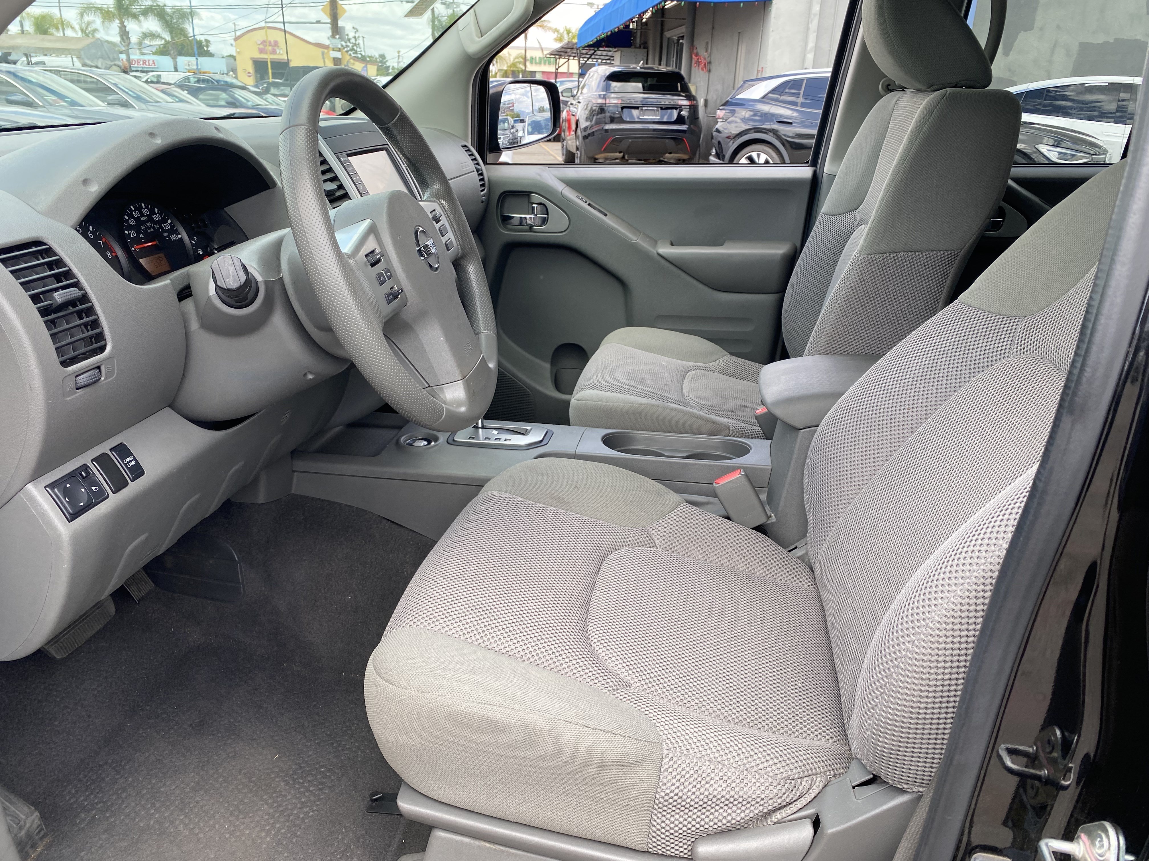 Used 2020 Nissan Frontier SV RWD image 10