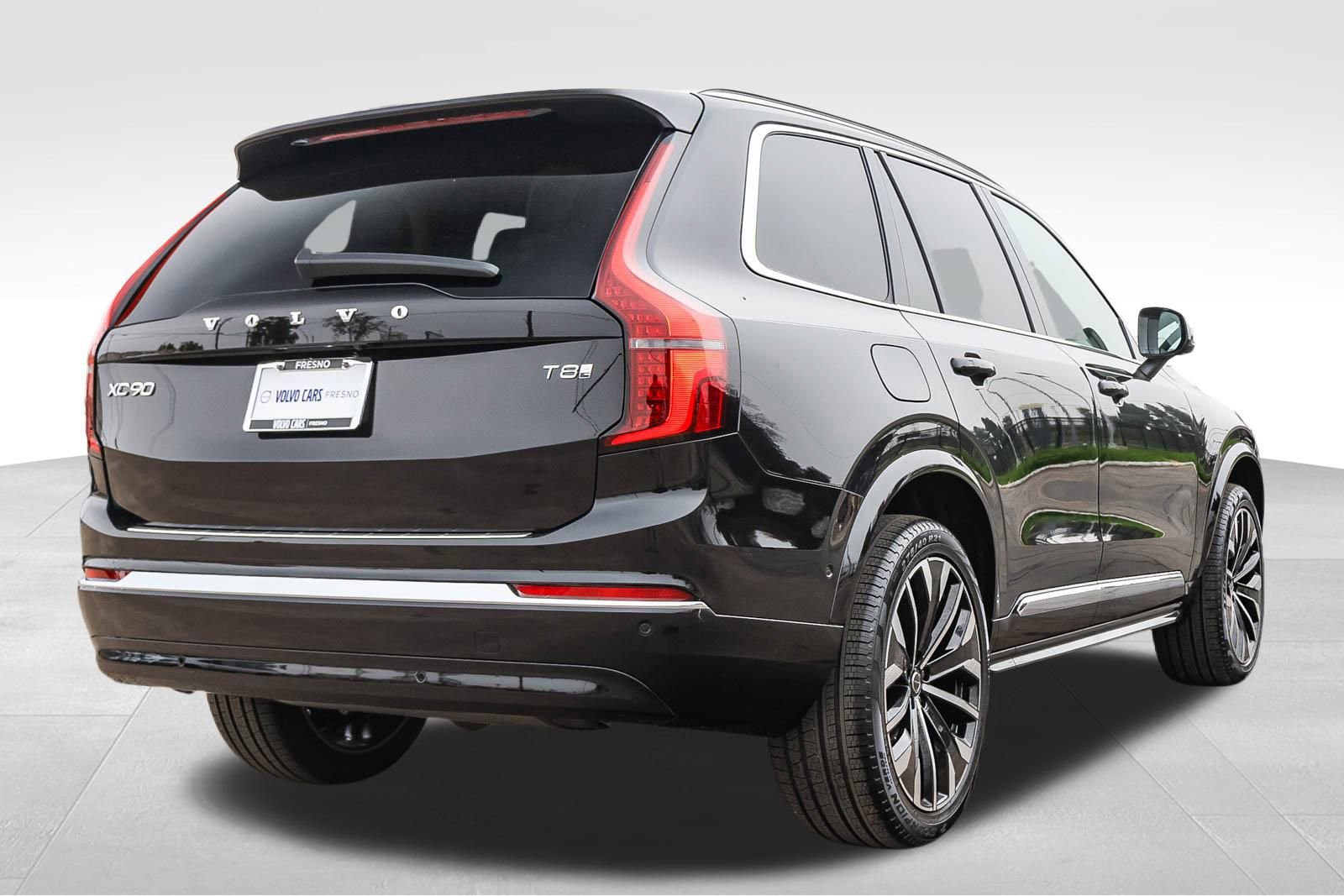 New 2026 Volvo XC90 T8 Plus w/ Protection Package Premier image 5