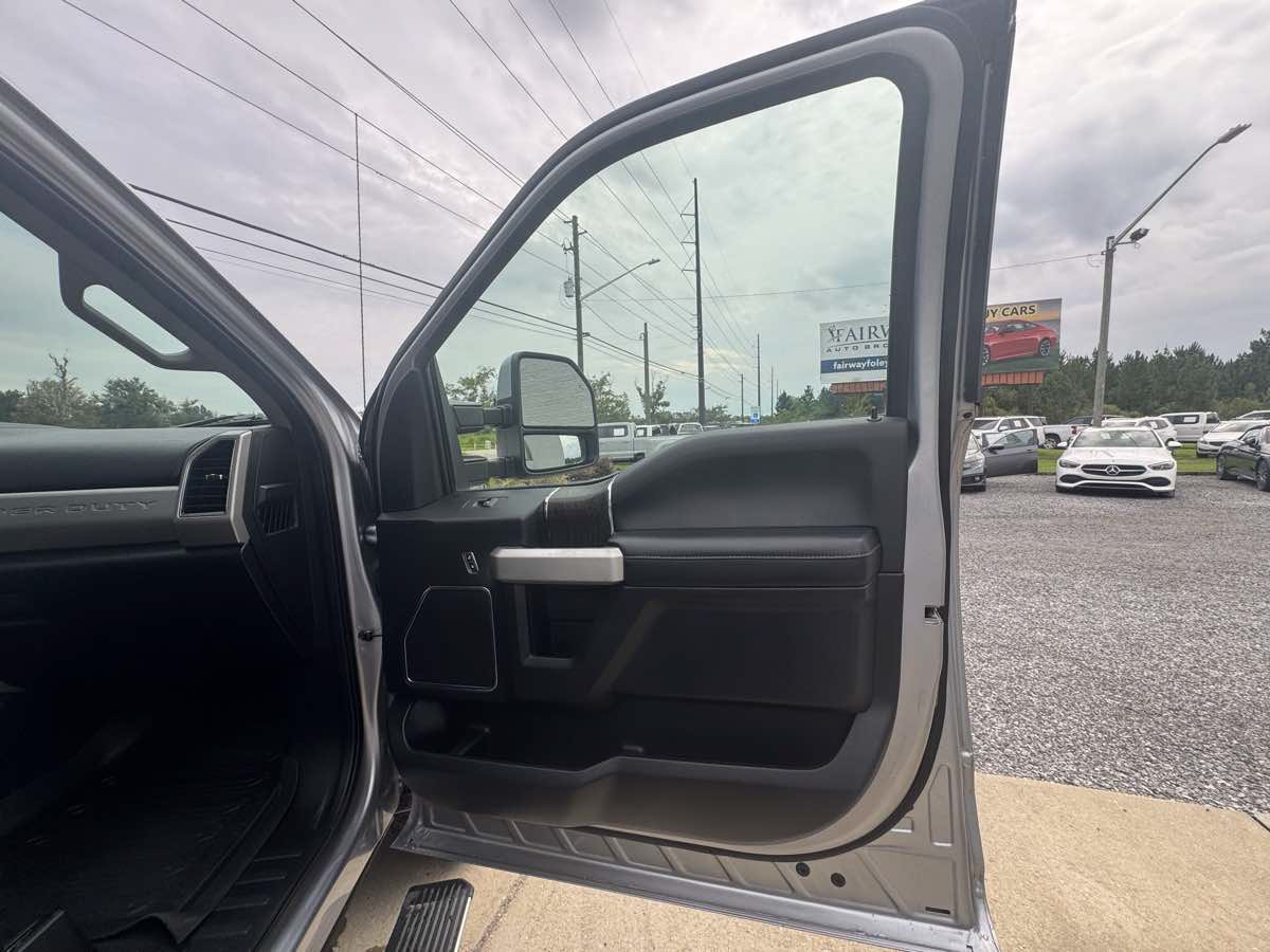 Used 2021 Ford F250 Lariat w/ Lariat Ultimate Package AWD/4WD image 30
