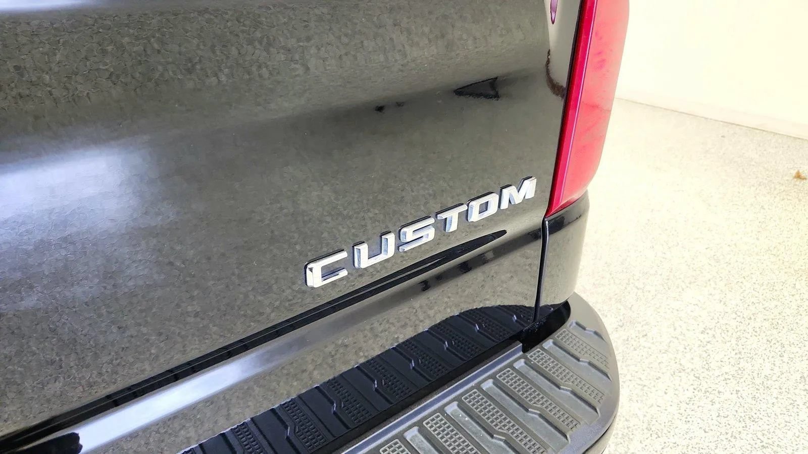 Used 2025 Chevrolet Silverado 1500 Custom Trail Boss AWD/4WD image 14