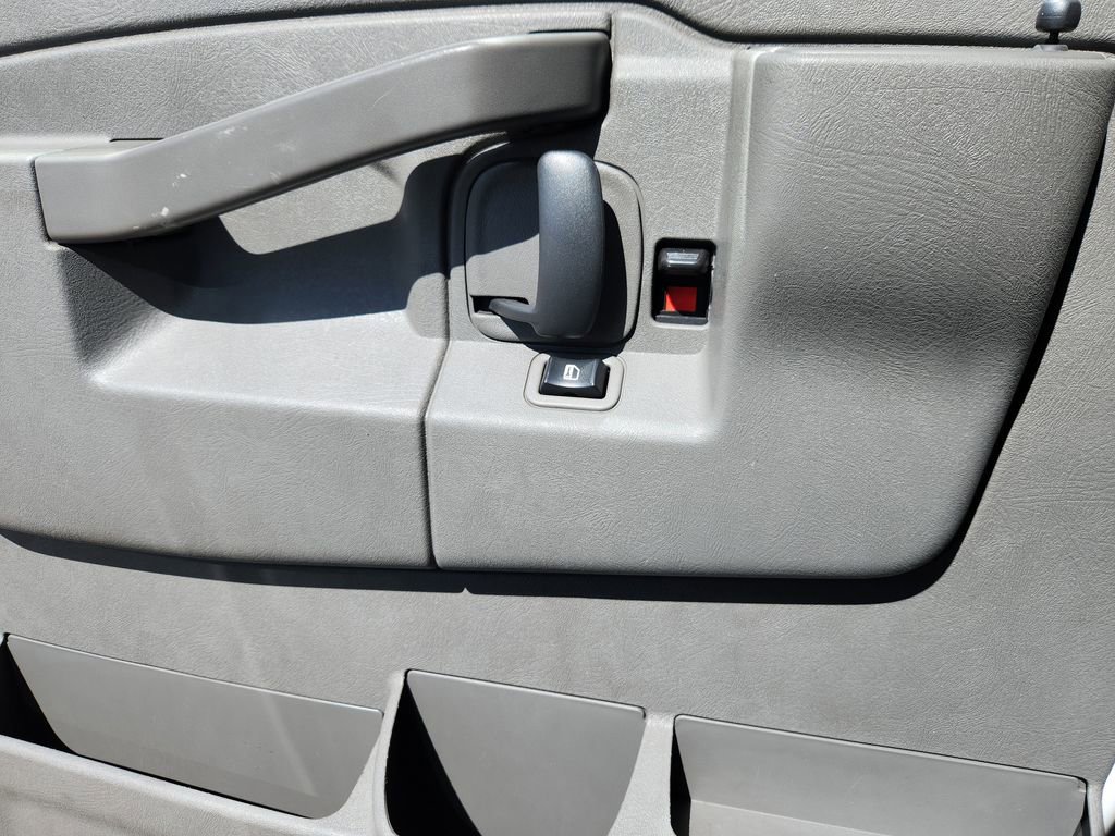 Used 2021 Chevrolet Express 2500 w/ Driver Convenience Package image 6