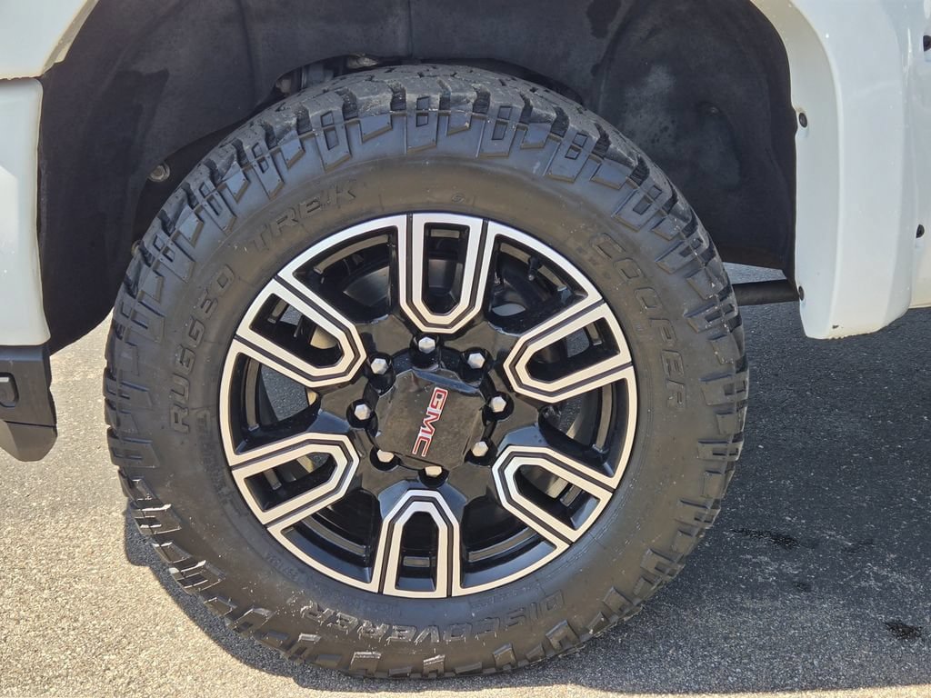 Used 2023 GMC Sierra 3500 AT4 w/ AT4 Premium Plus Package AWD/4WD image 7