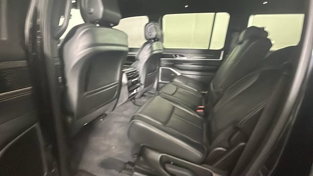 Used 2022 Jeep Wagoneer Series II AWD/4WD image 24
